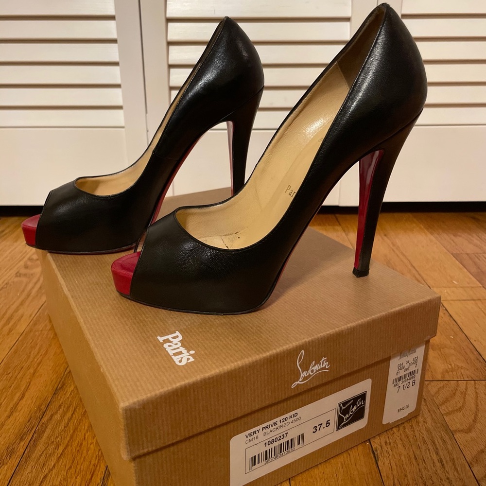 Louboutin Peep - Picture 3 of 11